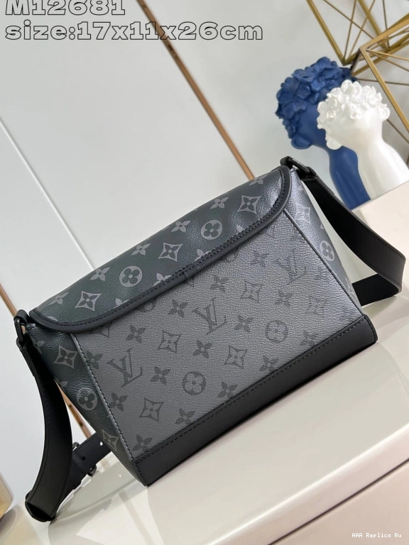AAA Replica Ru Vuitton Pulse Louis Messenger 0714